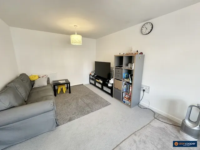 Ombersley Drive, Royal Park, CV11, photo 3