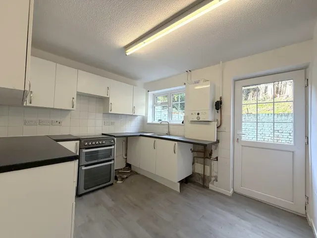 Lonsdale Drive, Gillingham, ME8, photo 3