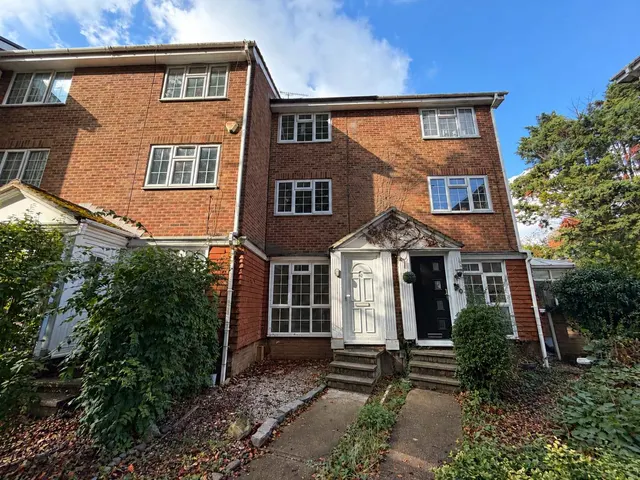 Lonsdale Drive, Gillingham, ME8, photo 1
