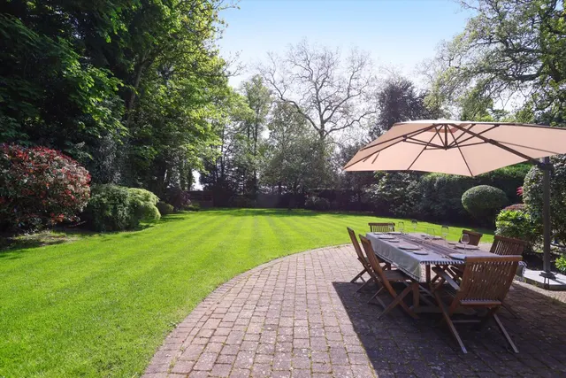 Woburn Hill, Addlestone, KT15, photo 3