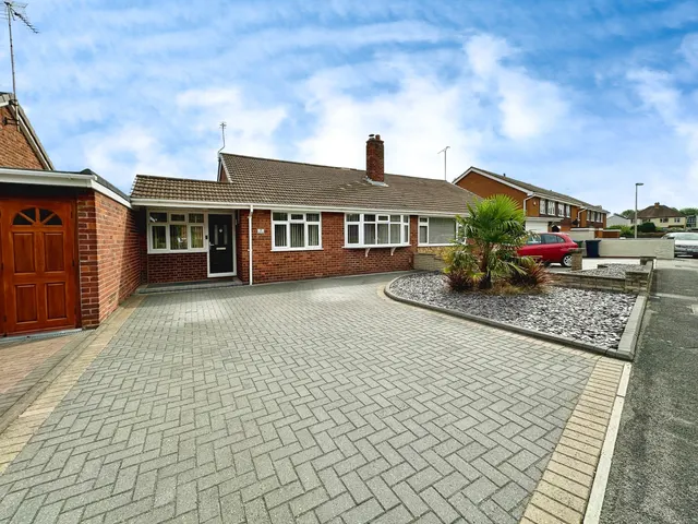 Hazel Road, Tipton, DY4, photo 1