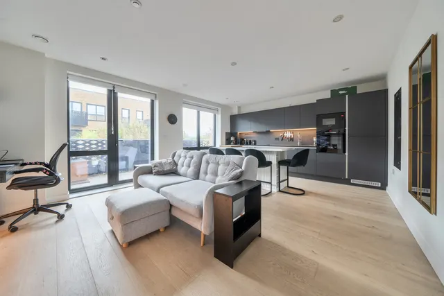 Middle Road, Hanwell, W7, photo 1