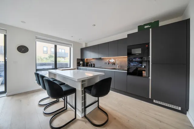 Middle Road, Hanwell, W7, photo 3
