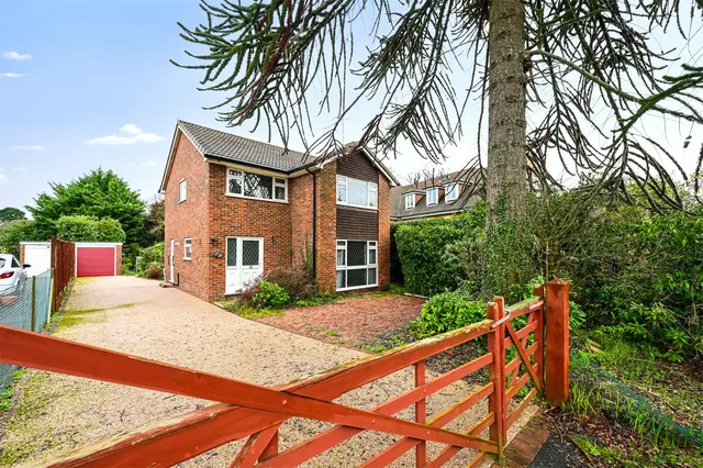 Aldershot Road, Church Crookham, Fleet, Hampshire, GU52 8JY, photo 1