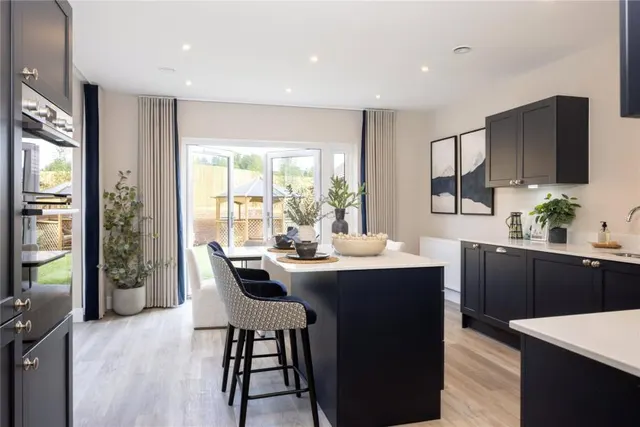 Off Worting Road, Basingstoke, RG23, photo 1