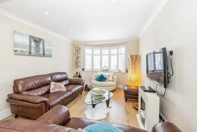 Ashfield Avenue, Bushey, WD23, photo 3