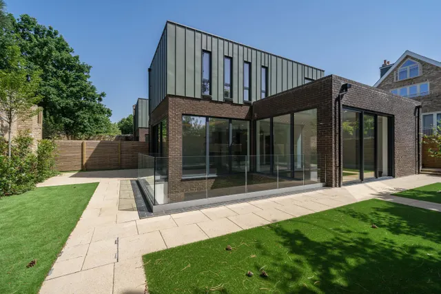6 Castlebar Hill, London, W5, photo 1