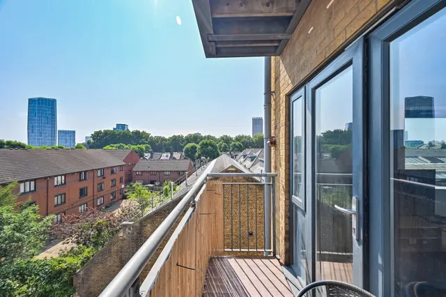 Photo 2 — Flat 22 Catherine House (25% shared onwership), 5 Thomas Fyre Drive, London