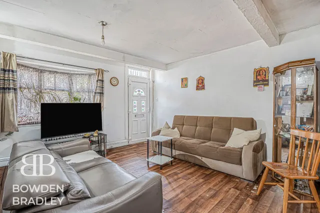 Oakfield Road, East Ham, E6, photo 2