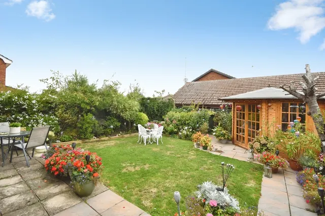 Photo 2 — Riverview Gardens, Hullbridge, Hockley, Essex, SS5