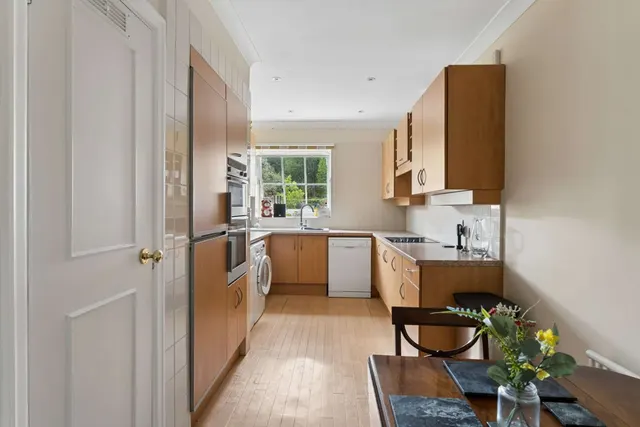 Photo 3 — Shardeloes, Missenden Road, Amersham, Buckinghamshire, HP7 0RL