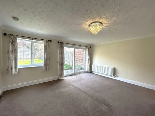 Photo 2 — Quickthorn Crescent, Chatham, Kent, ME5 0TL