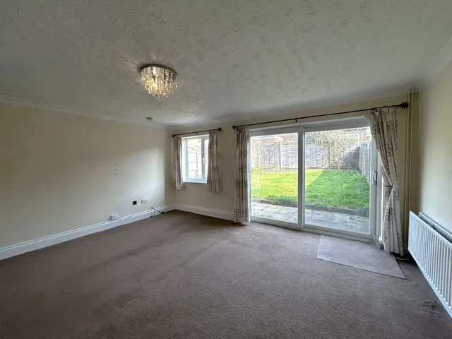 Photo 3 — Quickthorn Crescent, Chatham, Kent, ME5 0TL