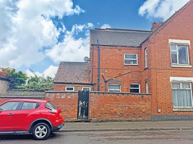 Aston Road, Nuneaton, CV11