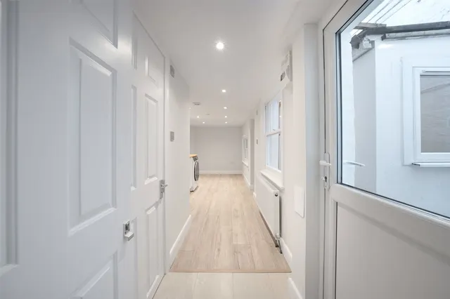 Photo 3 — Gloucester Place, London, NW1 6BU