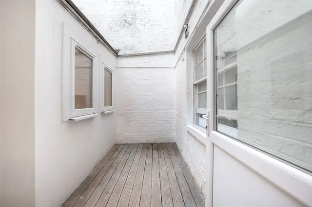 Photo 2 — Gloucester Place, London, NW1 6BU