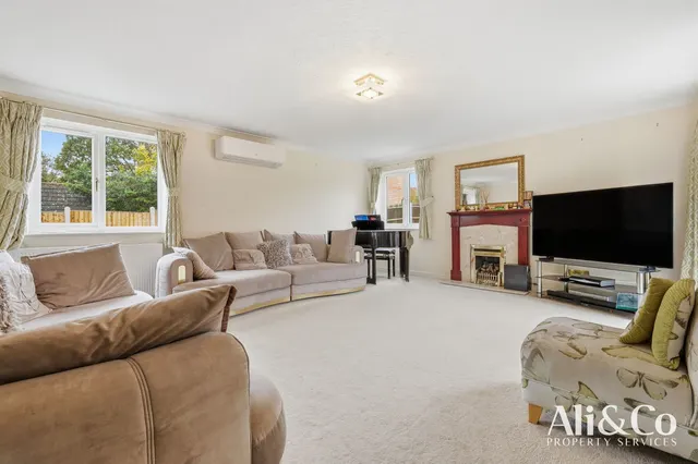 Photo 2 — Moss Bank, Grays, Essex, RM17 5EF