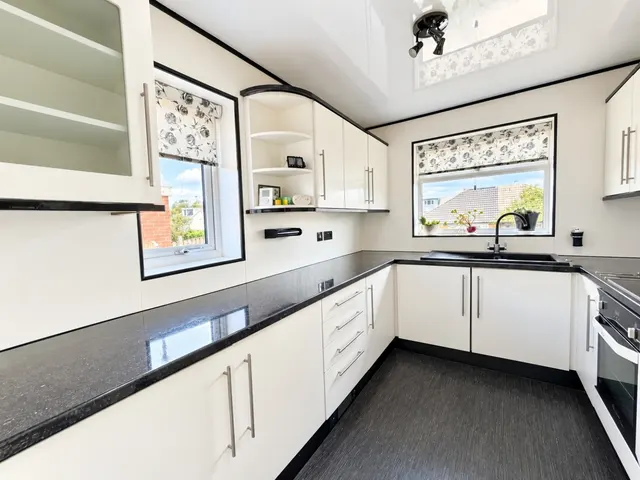 Pyenot Avenue, Cleckheaton, BD19, photo 3