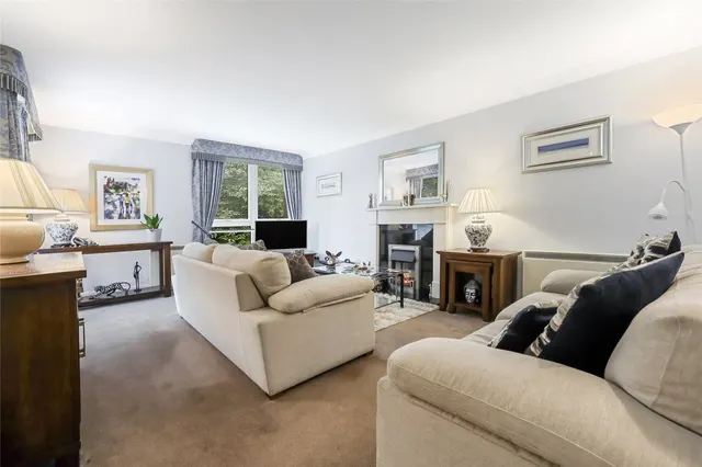 Photo 2 — Ladywood Estate, Milngavie, Glasgow, East Dunbartonshire, G62