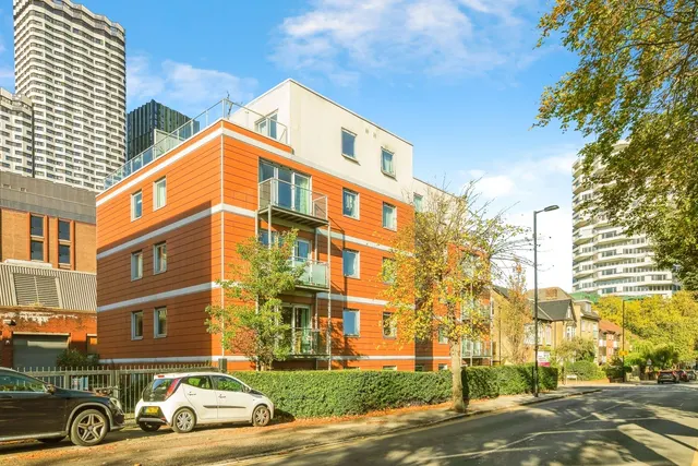 Photo 2 — Addiscombe Grove, Croydon, Surrey, CR0