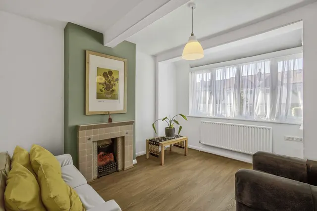 Glenister Park Road, SW16, photo 2