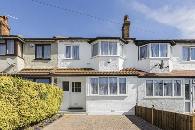 Glenister Park Road, SW16, photo 1