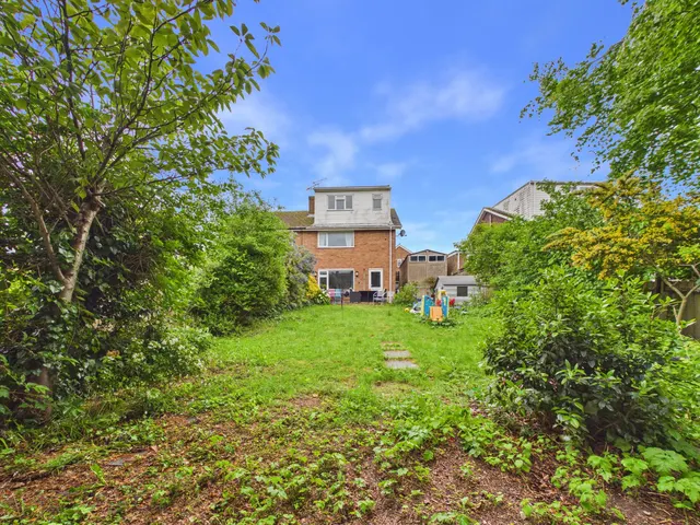Shirley Avenue, CT11, photo 1