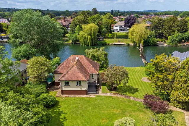 Photo 2 — Friary Island, Wraysbury, Staines-upon-Thames, Berkshire, TW19 5JS