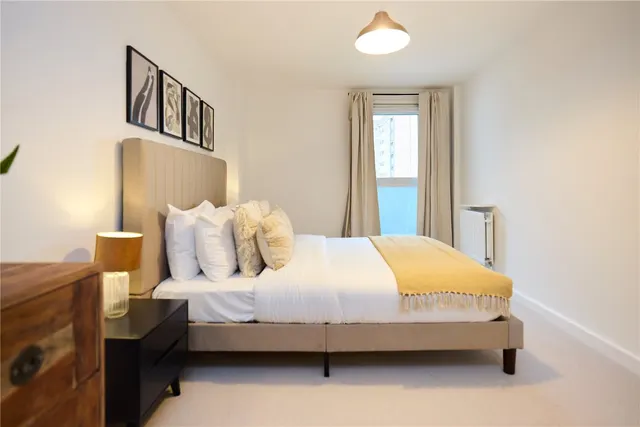 1 bedroom flat — Chatham Place, London, E9