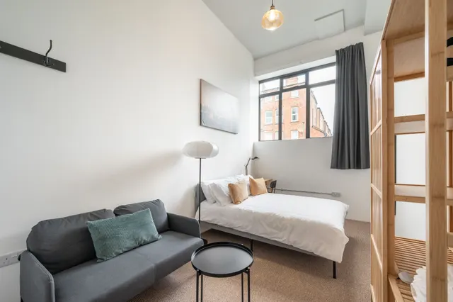 Photo 3 — Flat 1, 708 High Road, London