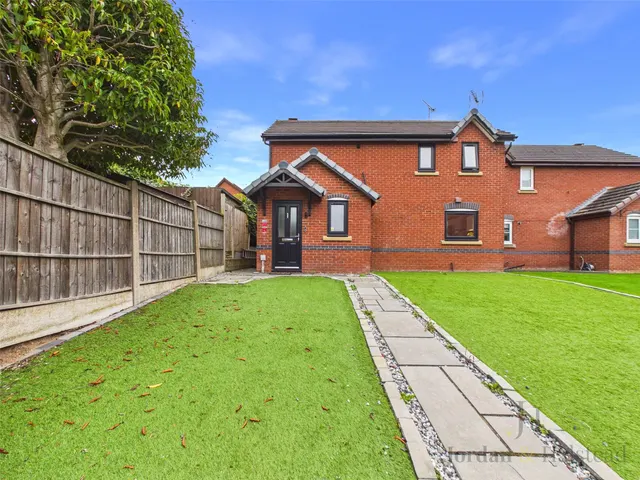 3 bedroom house, Marshgate Place, Frodsham, WA6