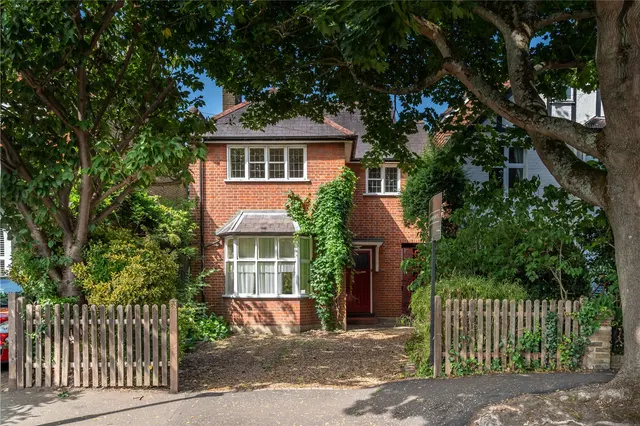 Tudor Road, Hampton, TW12 2NG, photo 1