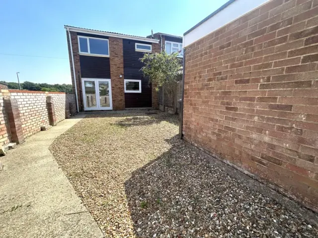 3 bedroom house, Downside Gardens, Potton, SG19