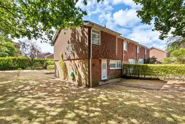 Devonshire Close, Amersham, Buckinghamshire, HP6 5JG, photo 1