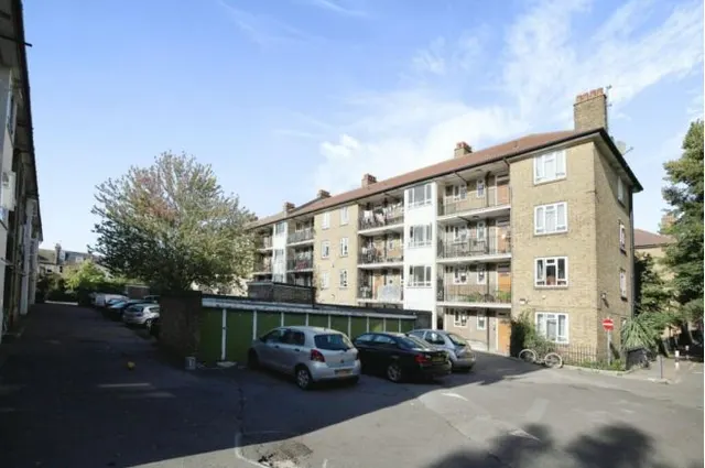 Fulham Palace Road, London, SW6, photo 1