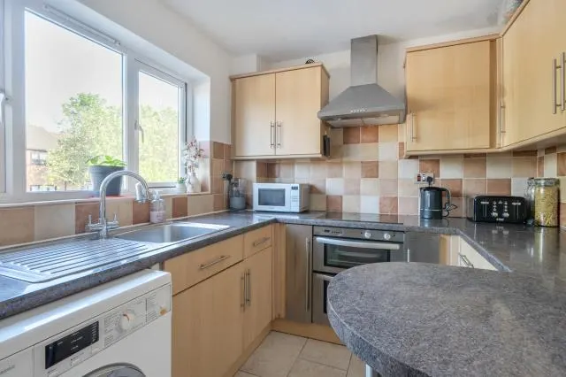 Birinus Close, High Wycombe, HP12, photo 3