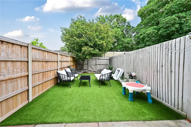 Aymer Drive, Staines, TW18, photo 3