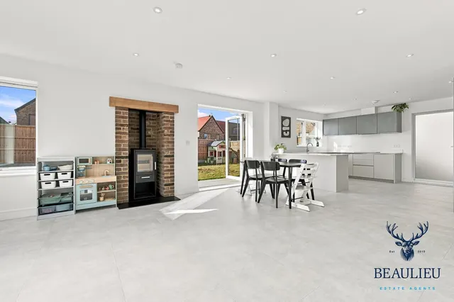 Upper Wimbush Road, Chelmsford Garden, CM3, photo 2