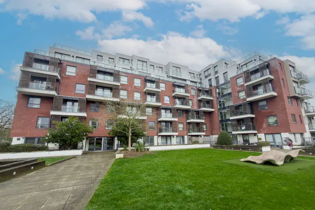 Green Lane, HA8, photo 2