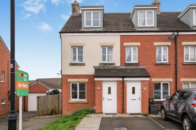Bryn Eirlys Bridgend, CF35, photo 1