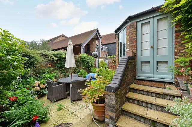 Mews Street, London, E1W 1UG, photo 1