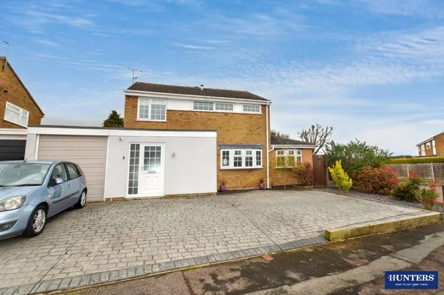 Bampton Close, Wigston, LE18, photo 1
