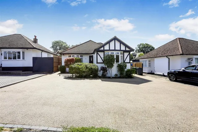 Claremount Gardens, Epsom, KT18 5XF, photo 1