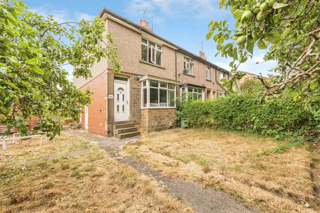 Almondbury Bank, Almondbury, Huddersfield, photo 1