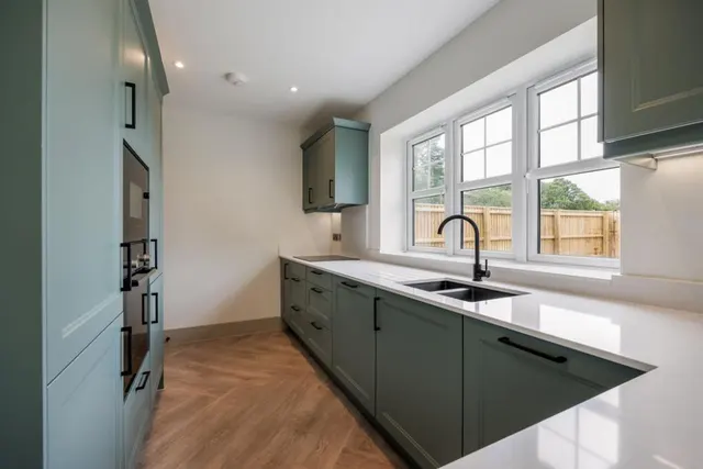 Oaks Drive, St. Leonards, BH24, photo 2