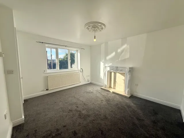Scrooby Close, Harworth, DN11, photo 2