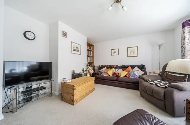 Fairview Avenue, Guilsfield, photo 2