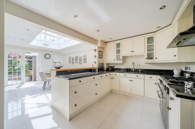 Warfield Street, Warfield, RG42, photo 2