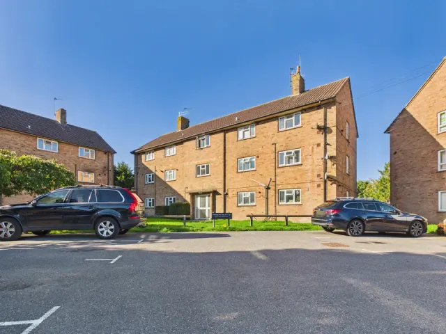 Meadowside, Storrington, photo 1