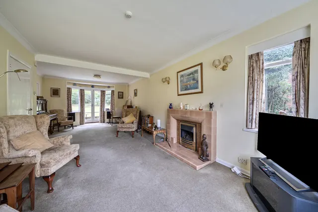 Fulmer Drive, Gerrards Cross, SL9, photo 2